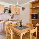 Traberhof - Landurlaub In Seiner Schoensten Form - Freies Reiten Inbegriffen - Hunde Willkommen - Sauna Im Haus - Kanuverleih - Tolle Radwege - Deich In Sichtweite Schillig
