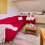 Traberhof - Landurlaub In Seiner Schoensten Form - Freies Reiten Inbegriffen - Hunde Willkommen - Sauna Im Haus - Kanuverleih - Tolle Radwege - Deich In Sichtweite Séjour à la campagne Schillig