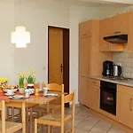 Traberhof - Landurlaub In Seiner Schoensten Form - Freies Reiten Inbegriffen - Hunde Willkommen - Sauna Im Haus - Kanuverleih - Tolle Radwege - Deich In Sichtweite