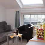 Séjour à la campagne Traberhof - Landurlaub In Seiner Schoensten Form - Freies Reiten Inbegriffen - Hunde Willkommen - Sauna Im Haus - Kanuverleih - Tolle Radwege - Deich In Sichtweite Schillig