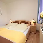 Traberhof - Landurlaub In Seiner Schoensten Form - Freies Reiten Inbegriffen - Hunde Willkommen - Sauna Im Haus - Kanuverleih - Tolle Radwege - Deich In Sichtweite Séjour à la campagne *