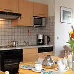 Traberhof - Landurlaub In Seiner Schoensten Form - Freies Reiten Inbegriffen - Hunde Willkommen - Sauna Im Haus - Kanuverleih - Tolle Radwege - Deich In Sichtweite Séjour à la campagne Schillig