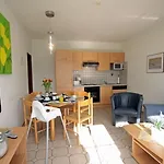 Traberhof - Landurlaub In Seiner Schoensten Form - Freies Reiten Inbegriffen - Hunde Willkommen - Sauna Im Haus - Kanuverleih - Tolle Radwege - Deich In Sichtweite *