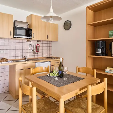 Traberhof - Landurlaub In Seiner Schoensten Form - Freies Reiten Inbegriffen - Hunde Willkommen - Sauna Im Haus - Kanuverleih - Tolle Radwege - Deich In Sichtweite Schillig