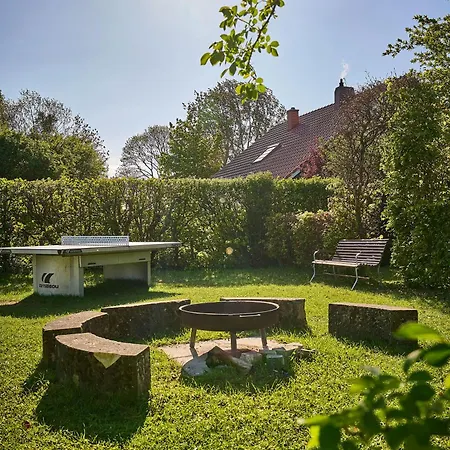 Traberhof - Landurlaub In Seiner Schoensten Form - Freies Reiten Inbegriffen - Hunde Willkommen - Sauna Im Haus - Kanuverleih - Tolle Radwege - Deich In Sichtweite