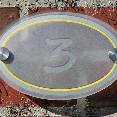 Traberhof - Landurlaub In Seiner Schoensten Form - Freies Reiten Inbegriffen - Hunde Willkommen - Sauna Im Haus - Kanuverleih - Tolle Radwege - Deich In Sichtweite