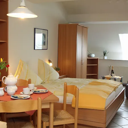 Traberhof - Landurlaub In Seiner Schoensten Form - Freies Reiten Inbegriffen - Hunde Willkommen - Sauna Im Haus - Kanuverleih - Tolle Radwege - Deich In Sichtweite * Schillig