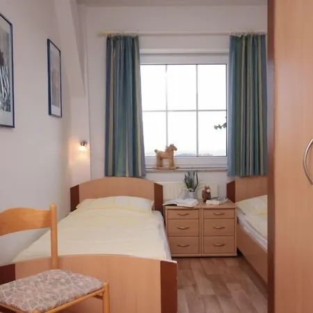 컨트리하우스 Traberhof - Landurlaub In Seiner Schoensten Form - Freies Reiten Inbegriffen - Hunde Willkommen - Sauna Im Haus - Kanuverleih - Tolle Radwege - Deich In Sichtweite 쉴리그