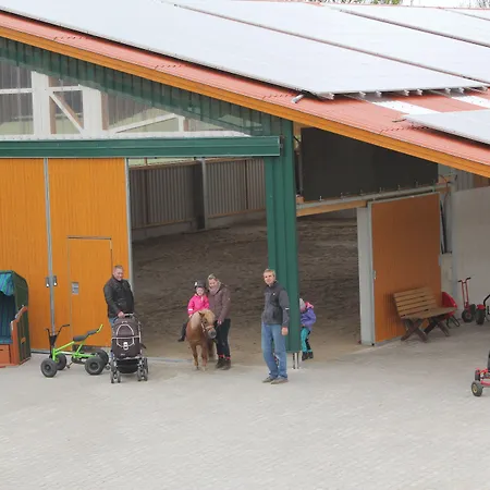 컨트리하우스 Traberhof - Landurlaub In Seiner Schoensten Form - Freies Reiten Inbegriffen - Hunde Willkommen - Sauna Im Haus - Kanuverleih - Tolle Radwege - Deich In Sichtweite 쉴리그