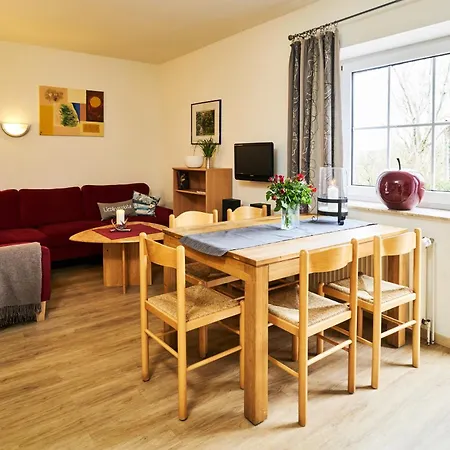 Traberhof - Landurlaub In Seiner Schoensten Form - Freies Reiten Inbegriffen - Hunde Willkommen - Sauna Im Haus - Kanuverleih - Tolle Radwege - Deich In Sichtweite