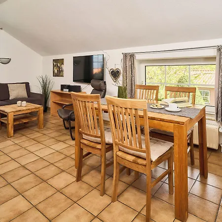 Traberhof - Landurlaub In Seiner Schoensten Form - Freies Reiten Inbegriffen - Hunde Willkommen - Sauna Im Haus - Kanuverleih - Tolle Radwege - Deich In Sichtweite *